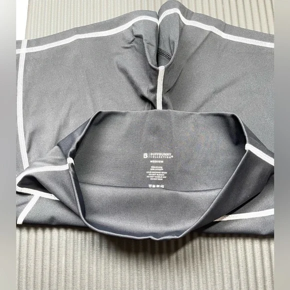 Buffbunny Wave Short Onyx Black and White Women’s Medium NWT - Picture 5 of 6